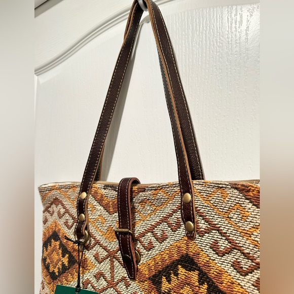 Myra Bag Tote Canvas and Leather Shoulder Strap Zipped Bag - NWT - Picture 15 of 16